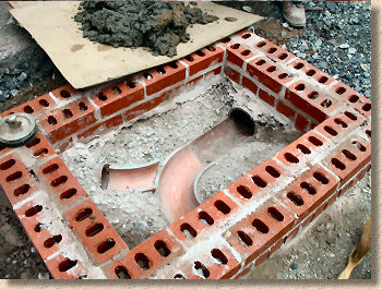 manhole benching brickwork drainage chamber soil inspection manholes channel build bend typical masonry into flow pipe chambers main existing connecting